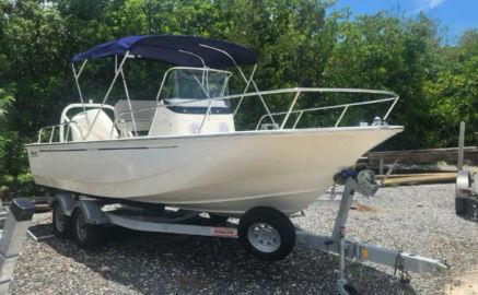 2023 Boston Whaler 210 Montauk