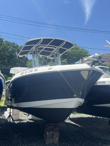 2014 Robalo R222 