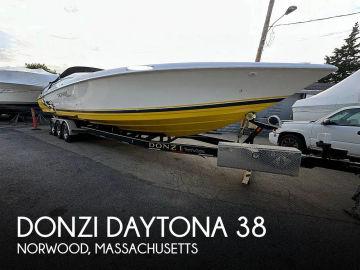 2001 Donzi Daytona 38