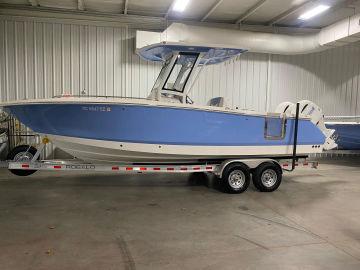 2023 Robalo R250 Center Console