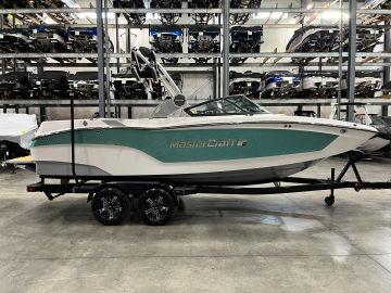 2024 MasterCraft XT22