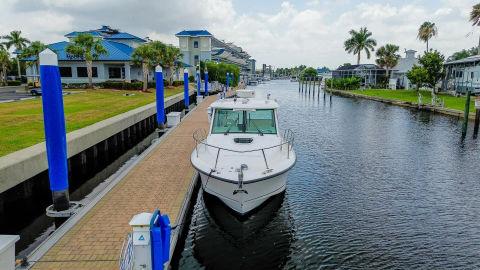 2018 Boston Whaler 31'