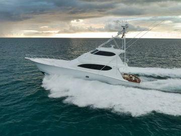 2006 Hatteras 68 Enclosed Bridge