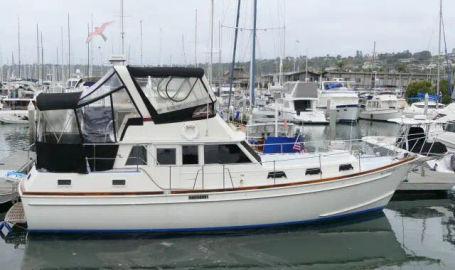 1975 Gulfstar Aft Cabin Sundeck Trawler