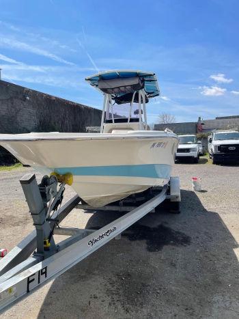 2019 NauticStar 231 Hybrid