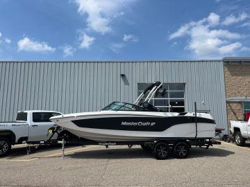 2023 MasterCraft XT24