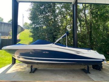 2010 Sea Ray 230 Select