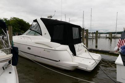 2004 Cruisers Yachts 370 Express