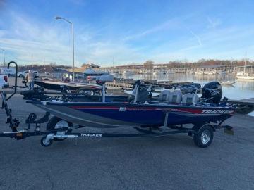 2017 Tracker Marine PRO17T