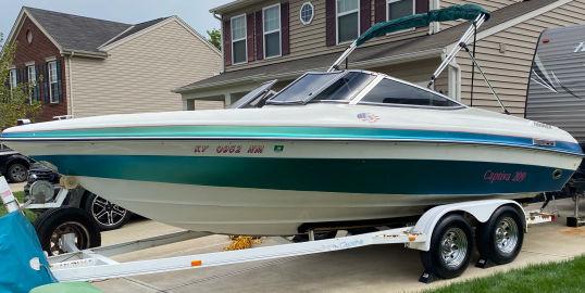 1994 Rinker Captiva 209