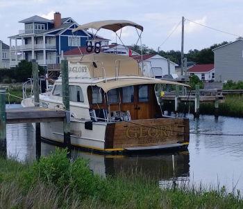 1963 EGG HARBOR 37 Convertible