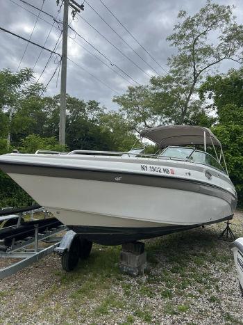 2004 Crownline 270 