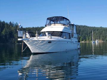 2000 Carver 404 Cockpit Motor Yacht