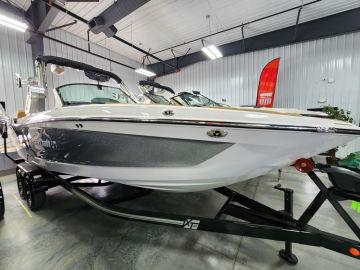 2024 Mastercraft XT25