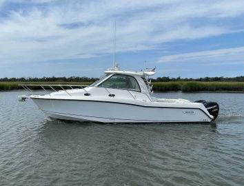 2009 Boston Whaler 345 Conquest