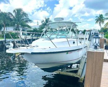 2005 Boston Whaler 275 Conquest