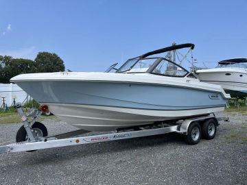 2024 Boston Whaler 210 Vantage