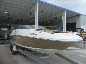 2014 Sea Ray 240 Sundeck