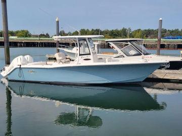 2024 Sea Hunt Gamefish 27 with Forward Seating