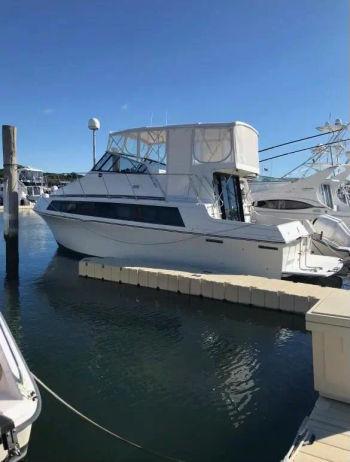 1988 Carver 32 Mariner