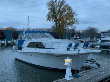 1988 Chris-Craft 381 Catalina