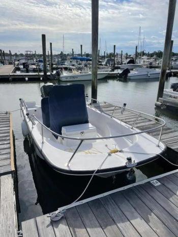 2010 Boston Whaler 170 Montauk