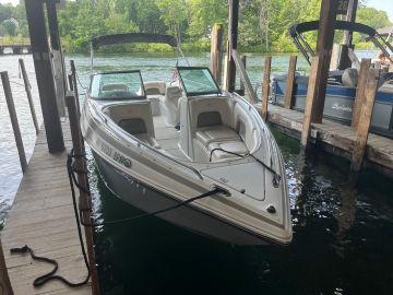 2004 CROWNLINE 270BR