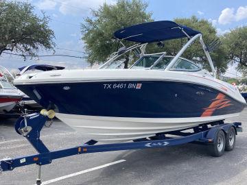 2011 Sea Ray 230 SLX