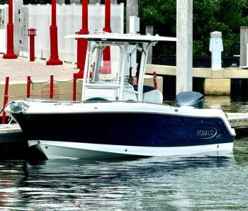 2019 Robalo R242EX