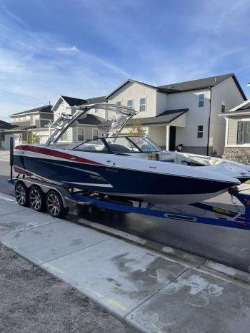 2014 MALIBU BOATS Wakesetter 24 MXZ