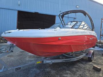 2025 Hurricane SunDeck 235 OB