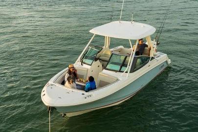 2025 Boston Whaler 240 Vantage