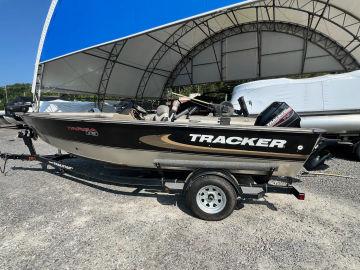 2000 Tracker Boats Targa