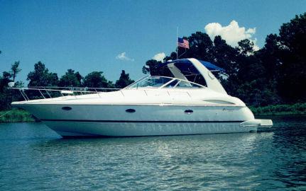 2000 Cruisers Yachts 3672 Express