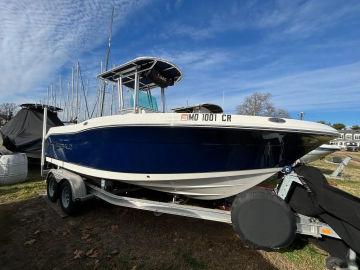 2014 Robalo R200 Center Console