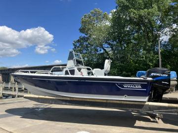 1999 Boston Whaler outrage 20 CC