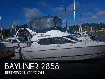 1999 Bayliner 2858 Command Bridge