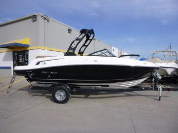 2024 Bayliner VR5 Bowrider