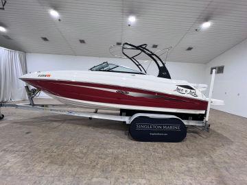 2014 SEA RAY 240 SUNDECK