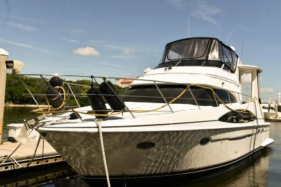 2001 Carver 444 Cockpit Motor Yacht