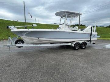 2025 Robalo 246 Cayman