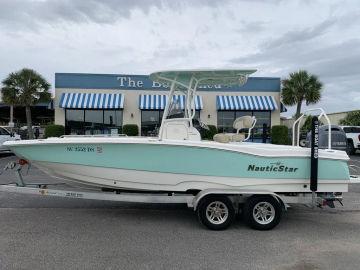 2021 NauticStar 231 Hybrid