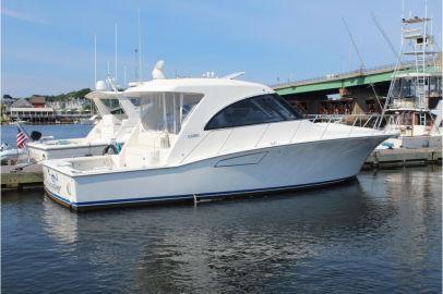 2013 Cabo Yachts HTX