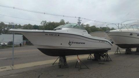 2005 Seaswirl Striper 2301 DC