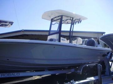 2023 Robalo 246 Cayman