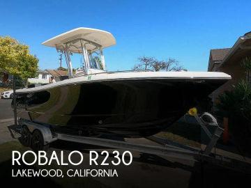 2021 Robalo R230