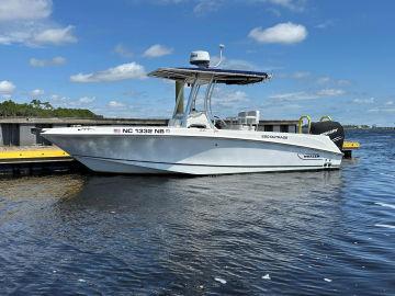 2012 Boston Whaler 220 Outrage