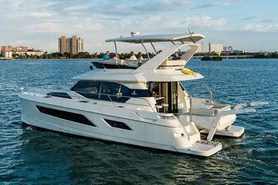 2017 Aquila 44 Yacht