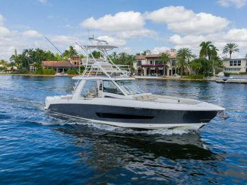 2020 Boston Whaler 420 Outrage