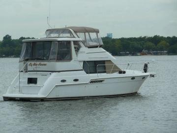 2000 Carver 356 Aft Cabin Motor Yacht